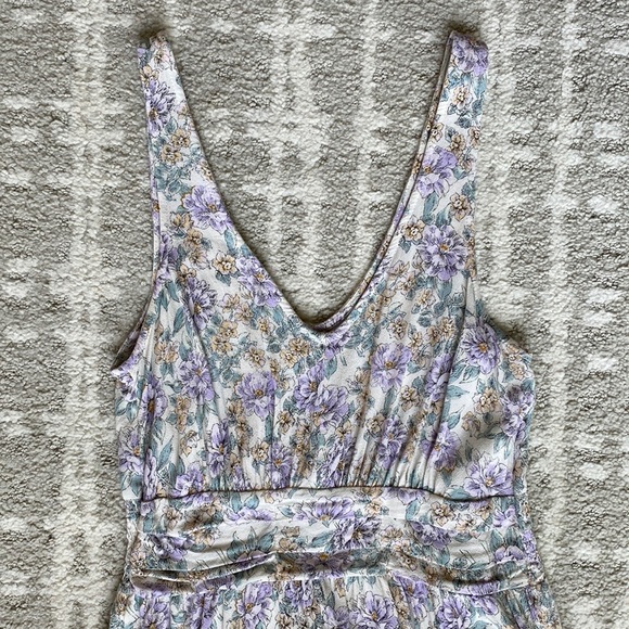 •American Eagle• Bohemian Floral Peplum V-Neckline Tank Top - Picture 3 of 9